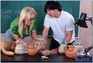 Original 850 px/ 573 px