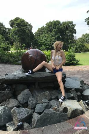 Original 2000 px/ 3000 px