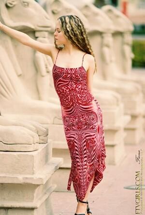 Original 736 px/ 1090 px