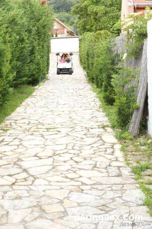 Original 853 px/ 1280 px