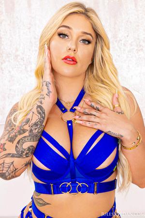 Original 1067 px/ 1600 px