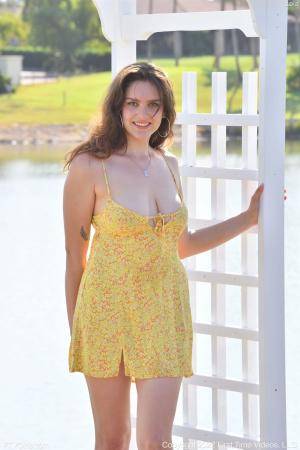 Original 852 px/ 1280 px