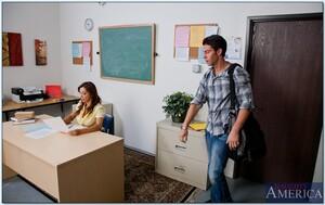 Original 850 px/ 536 px