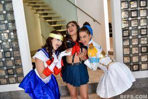 Original 900 px/ 601 px