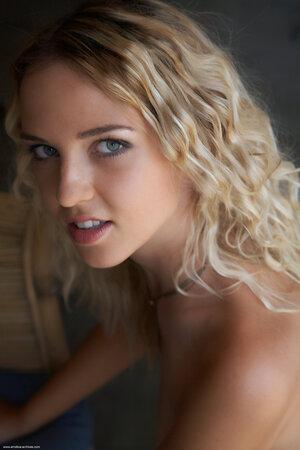 Original 1365 px/ 2048 px