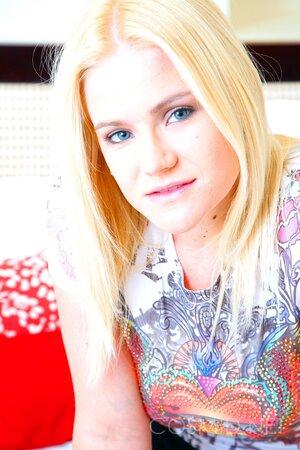 Original 1067 px/ 1600 px