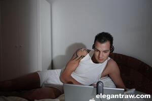 Original 2048 px/ 1365 px