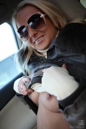 Original 853 px/ 1280 px