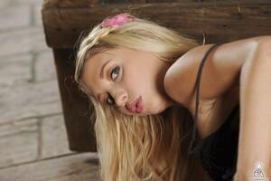 Original 1600 px/ 1064 px