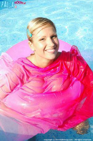 #BoobsPL Paula AKA Carol Goldnerova_Paula in the Swimming Pool