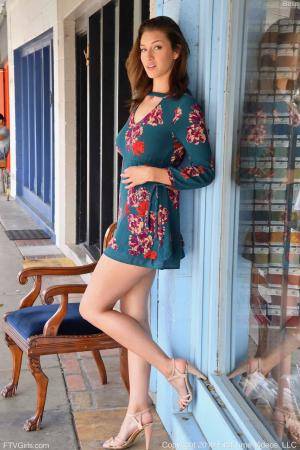 Original 852 px/ 1280 px