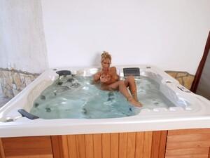 Original 1024 px/ 768 px