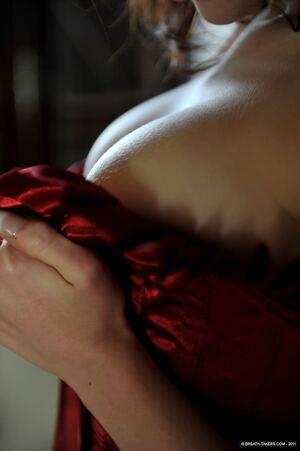 Original 852 px/ 1280 px