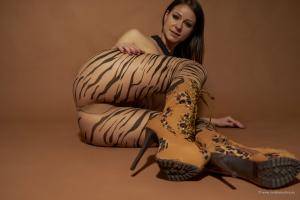 Original 5000 px/ 3337 px