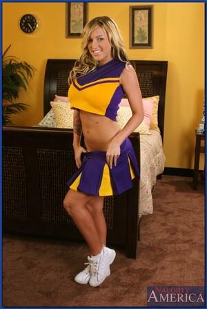 Original 537 px/ 800 px