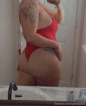 Original 563 px/ 692 px