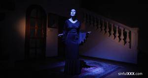 Original 4096 px/ 2160 px