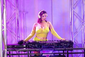 Original 2999 px/ 2000 px