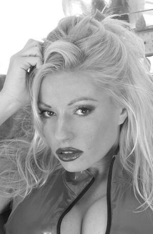 Original 447 px/ 686 px