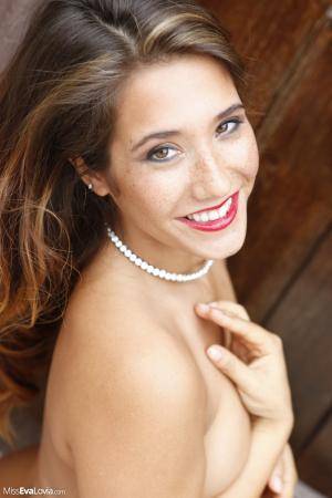 Original 1066 px/ 1600 px