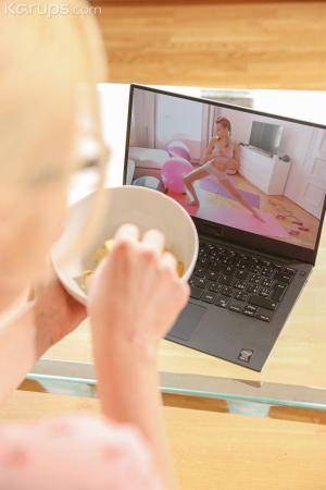 Original 2000 px/ 3000 px