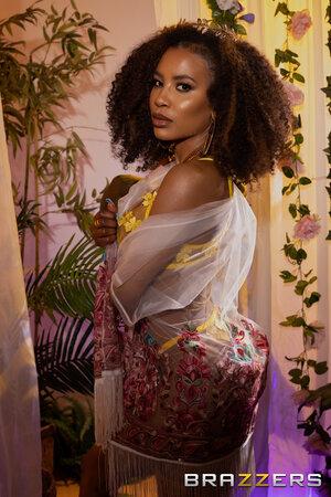 Original 2000 px/ 2999 px