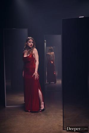 #Deeper Octavia Red - Mirror Mirror