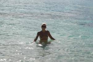 Original 3072 px/ 2056 px