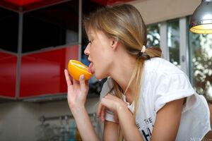 Original 5000 px/ 3333 px