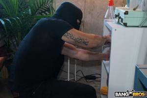 Original 2000 px/ 1333 px