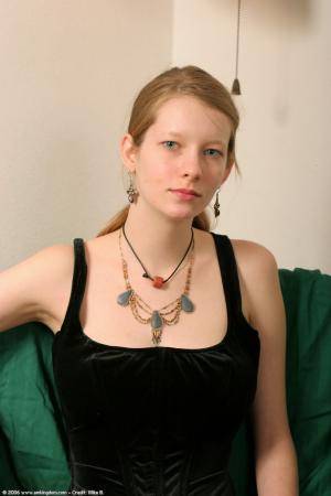 Original 682 px/ 1024 px