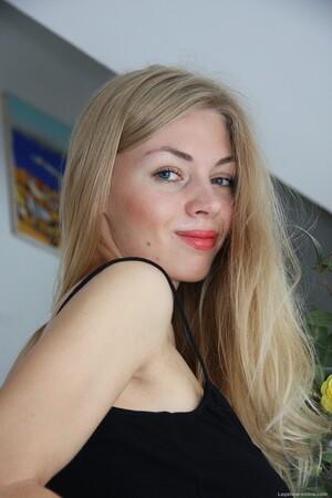 Original 1067 px/ 1600 px