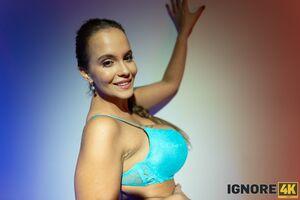 Original 2045 px/ 1364 px