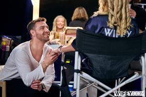 Original 2999 px/ 2000 px