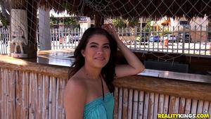 Original 1800 px/ 1013 px