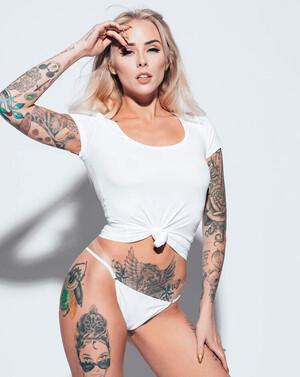 Original 750 px/ 943 px