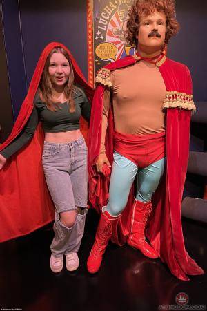 Original 2000 px/ 3000 px