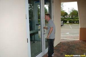 Original 1631 px/ 1080 px