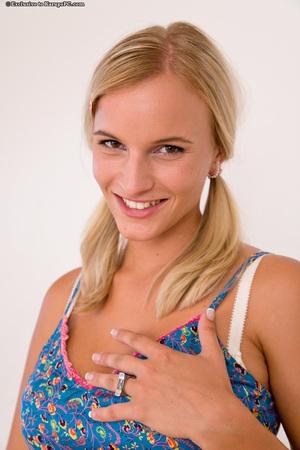 Original 683 px/ 1024 px