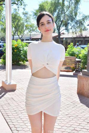 Original 852 px/ 1280 px