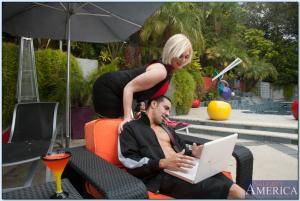 Original 850 px/ 571 px