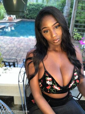 Original 1539 px/ 2048 px