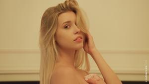 Original 2560 px/ 1440 px