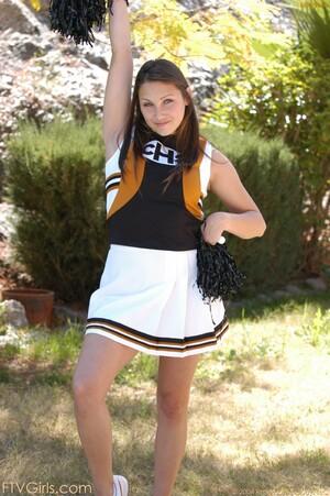 Original 700 px/ 1052 px