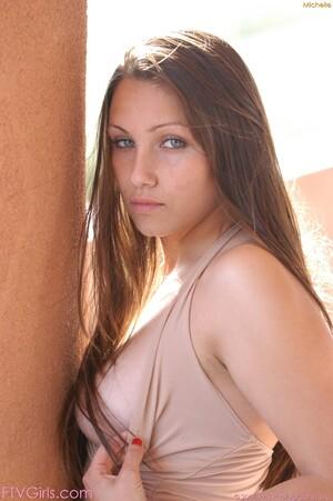 Original 700 px/ 1052 px