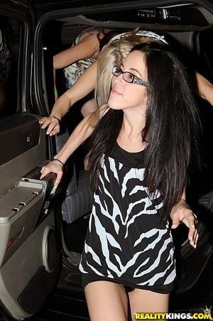 Original 597 px/ 900 px