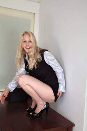 Original 1066 px/ 1600 px