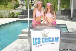 Original 900 px/ 600 px