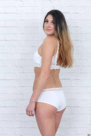 Original 854 px/ 1280 px