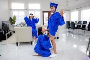 Original 8192 px/ 5464 px